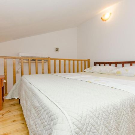 Knezovicapartments Zivogosce Bagian luar foto