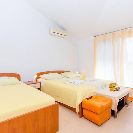 Knezovicapartments Zivogosce Bagian luar foto