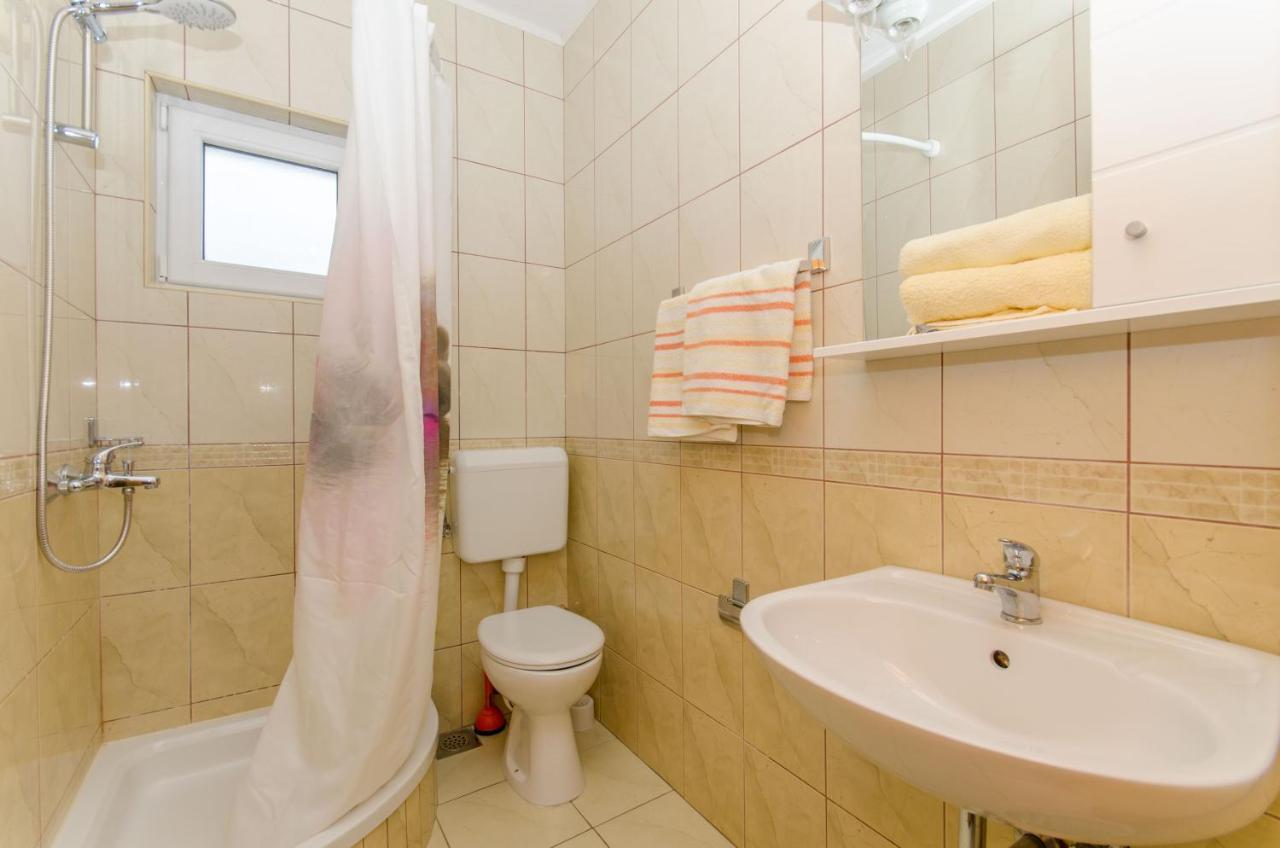Knezovicapartments Zivogosce Bagian luar foto