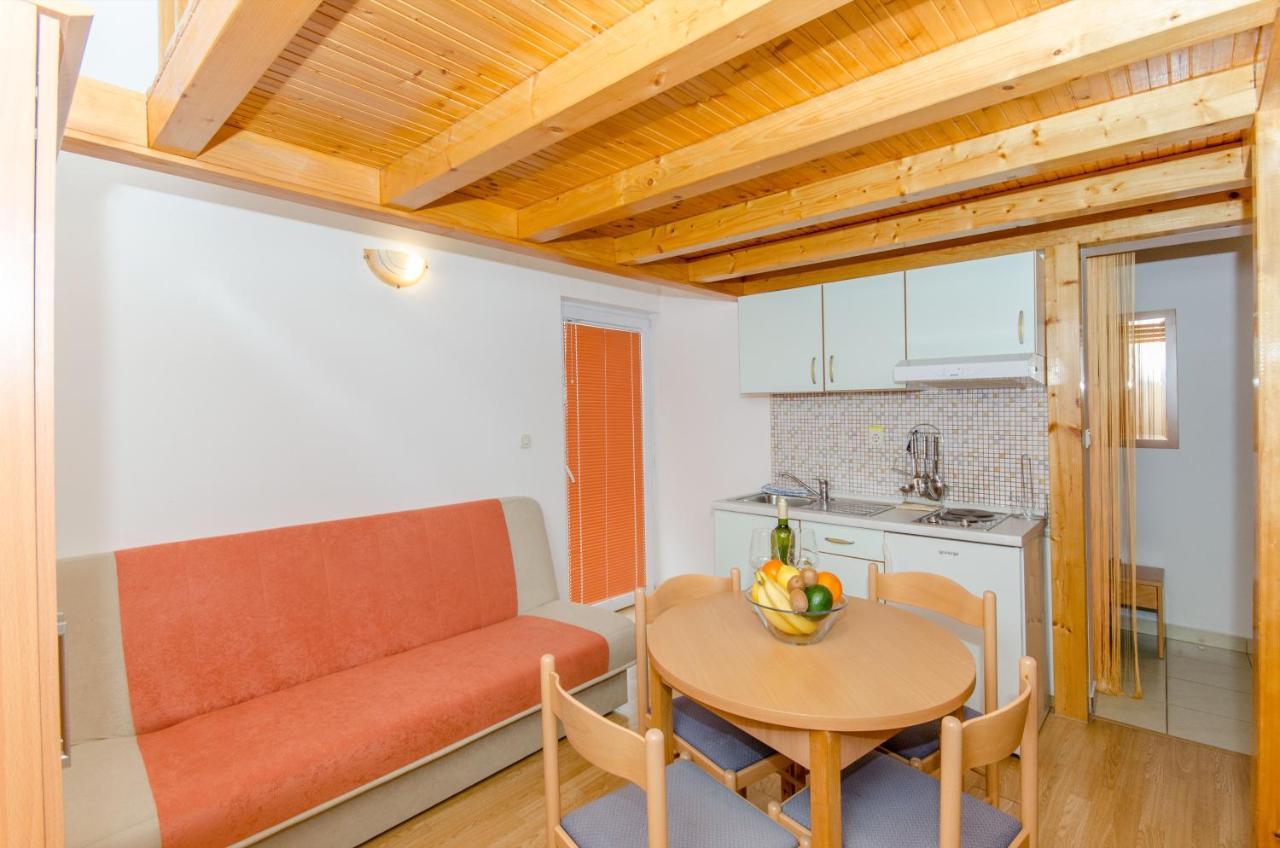 Knezovicapartments Zivogosce Bagian luar foto