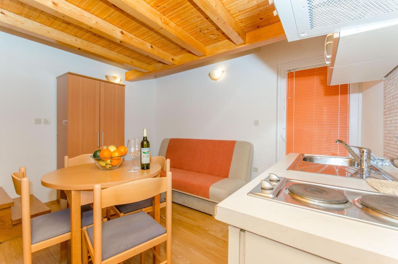 Knezovicapartments Zivogosce Bagian luar foto