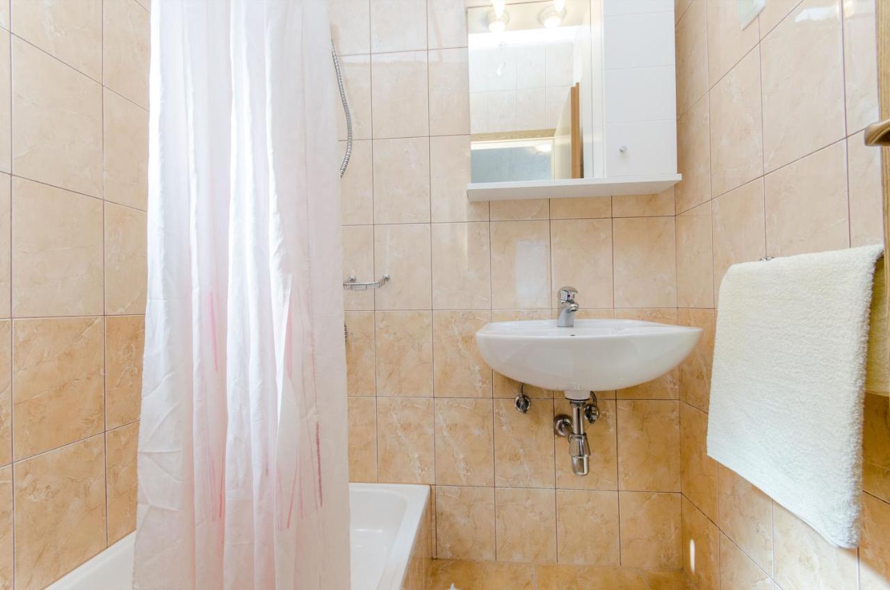 Knezovicapartments Zivogosce Bagian luar foto