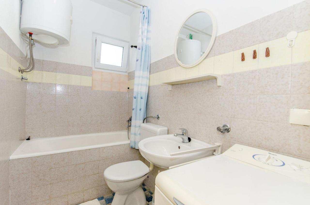 Knezovicapartments Zivogosce Bagian luar foto