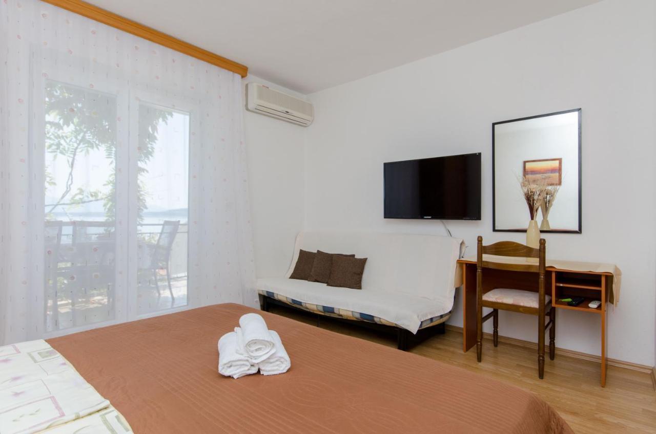 Knezovicapartments Zivogosce Bagian luar foto