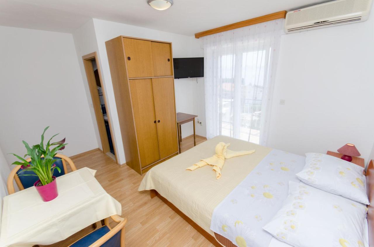 Knezovicapartments Zivogosce Bagian luar foto