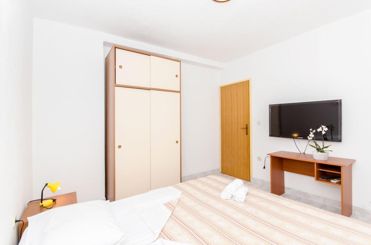 Knezovicapartments Zivogosce Bagian luar foto
