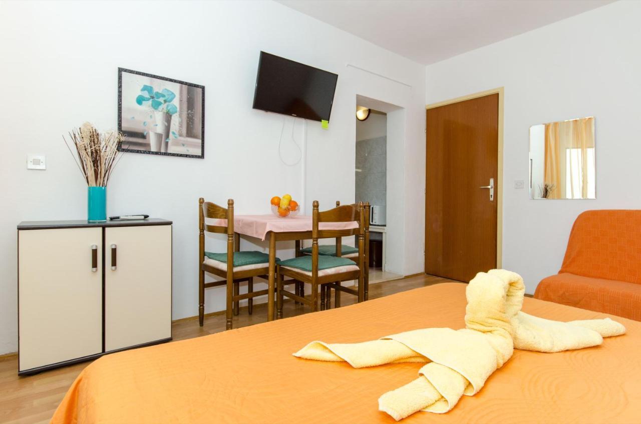 Knezovicapartments Zivogosce Bagian luar foto