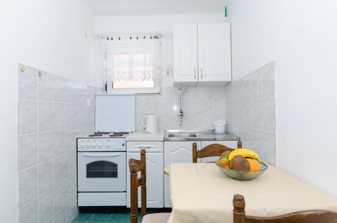 Knezovicapartments Zivogosce Bagian luar foto