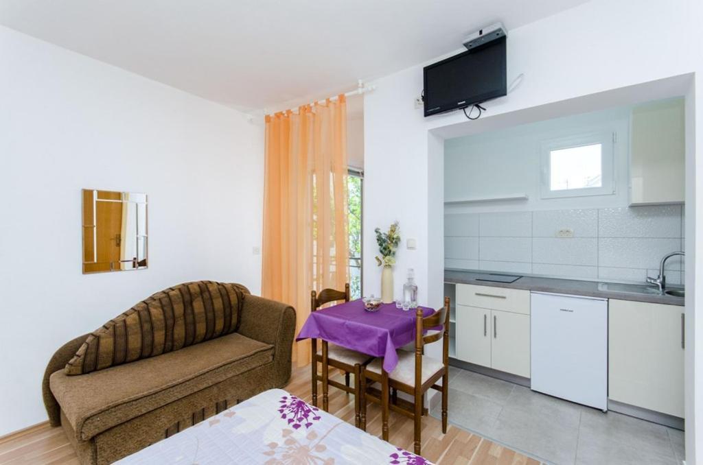 Knezovicapartments Zivogosce Bagian luar foto