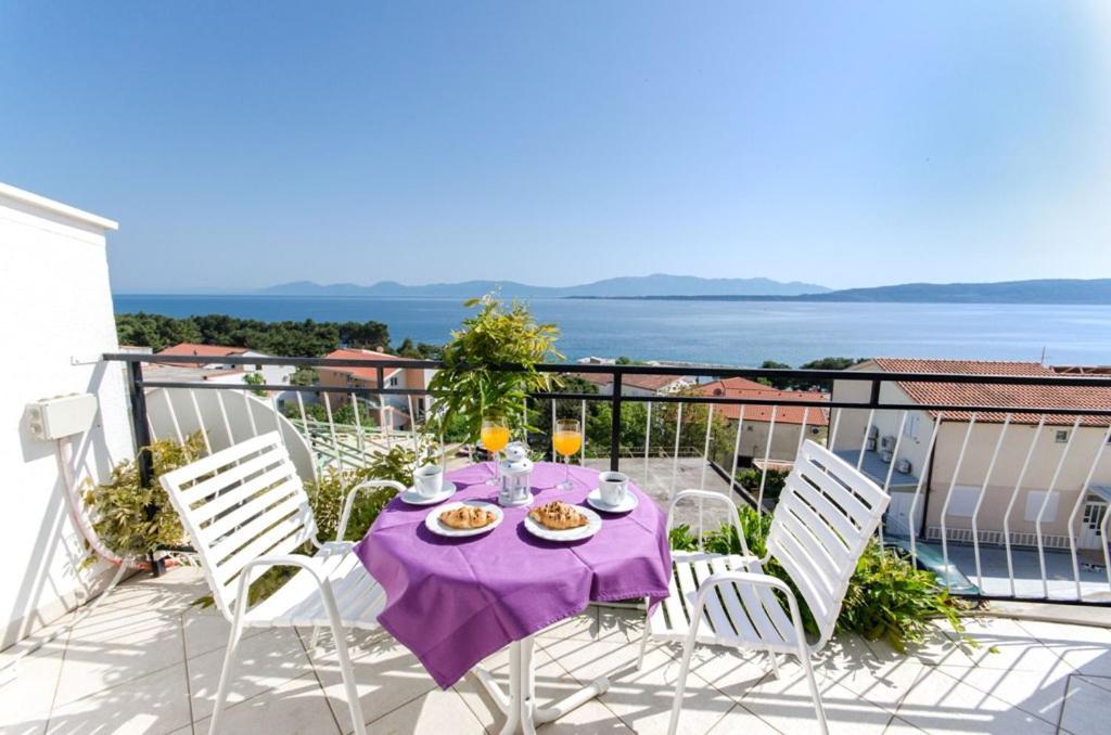 Knezovicapartments Zivogosce Bagian luar foto